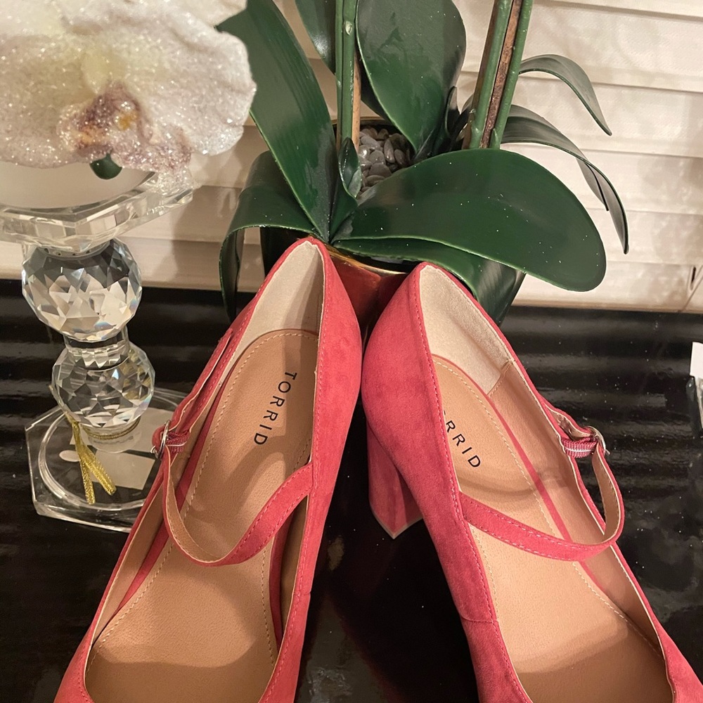 Torrid Coral/Pink Pumps